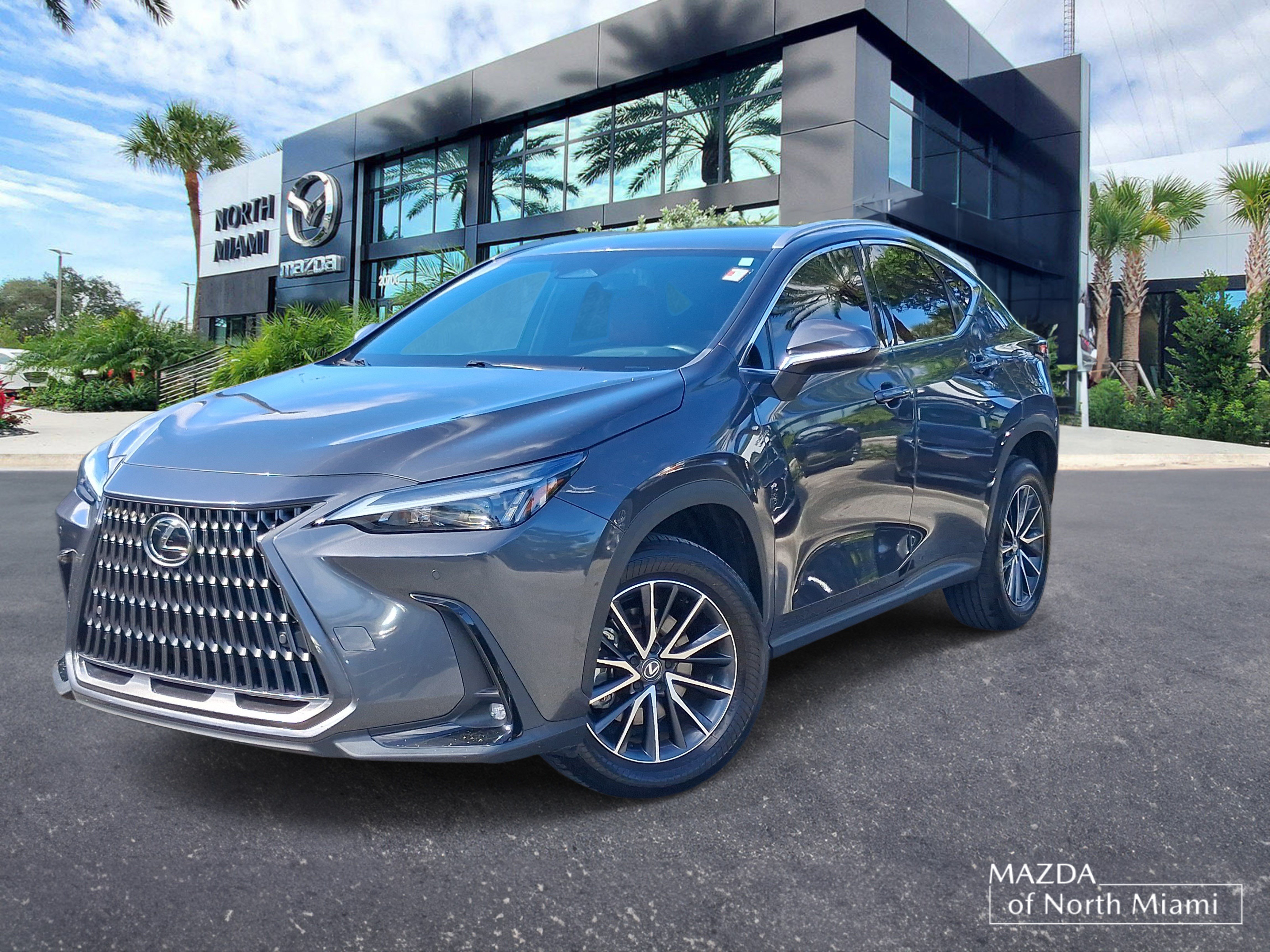 Used 2025 Lexus NX 250 FWD w/ Towing Package (2000 Lbs) image 1