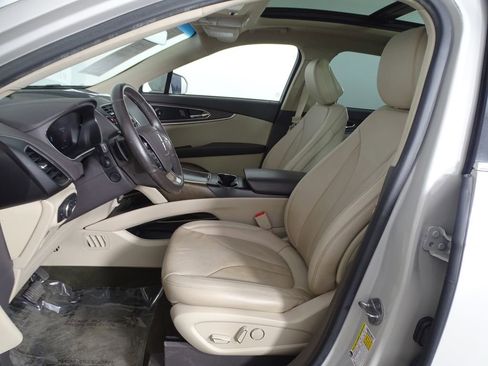 Used 2020 Lincoln Nautilus Reserve image 13