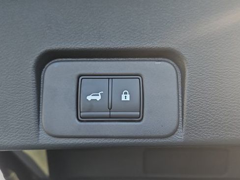 Certified 2025 Nissan Rogue SL w/ Tech Package AWD/4WD image 33