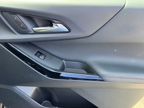 Certified 2025 Chevrolet Equinox LT image 9