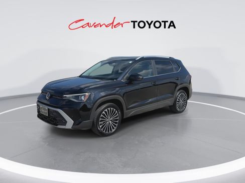 Used 2026 Volkswagen Taos SE FWD image 4
