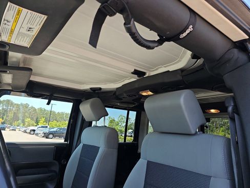 Used 2010 Jeep Wrangler Unlimited Sahara w/ Dual Top Group AWD/4WD image 30