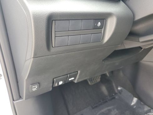 Used 2024 Nissan Kicks SR w/ SR Premium Package FWD image 29