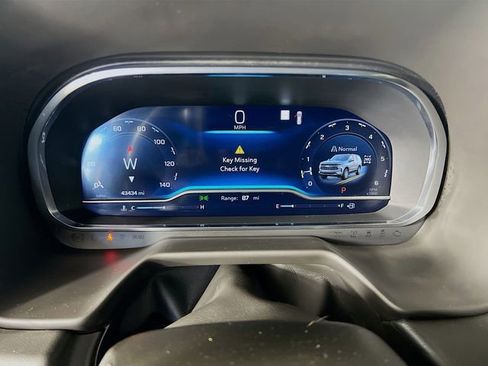 Used 2023 Chevrolet Suburban Z71 w/ Luxury Package image 14