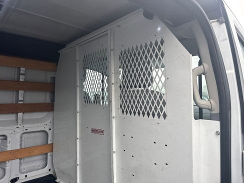 Used 2015 Ford Transit 250 130 Low Roof w/ Exterior Upgrade Package image 18