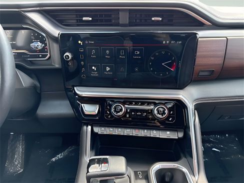 Used 2024 GMC Sierra 1500 Denali Ultimate image 16