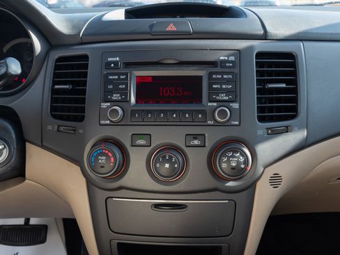 Used 2010 Kia Optima LX image 11