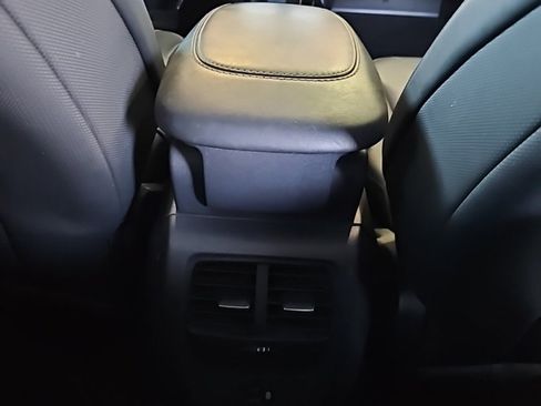 Used 2022 Ford Mustang Mach-E Select image 17