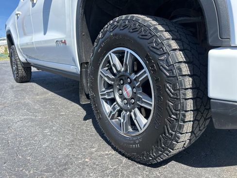 Used 2025 GMC Sierra 1500 AT4 AWD/4WD image 12