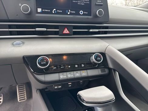 Certified 2025 Hyundai Elantra Sport image 17