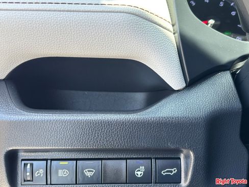 Certified 2021 Toyota RAV4 XLE w/ Convenience Package AWD/4WD image 31