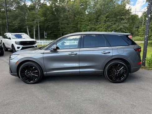 Used 2023 Lincoln Corsair AWD w/ Equipment Group 101A image 3