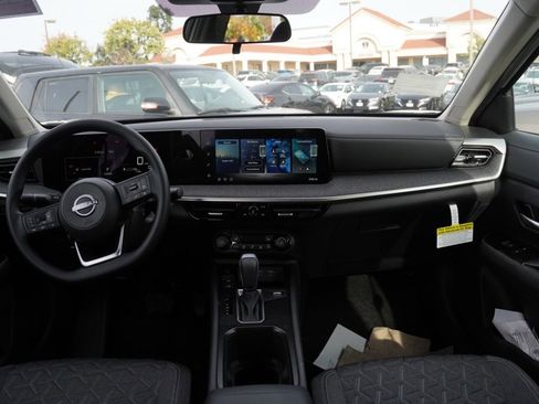 New 2026 Nissan Kicks SV image 18