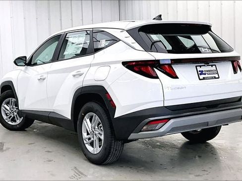 Used 2025 Hyundai Tucson SE AWD/4WD image 5