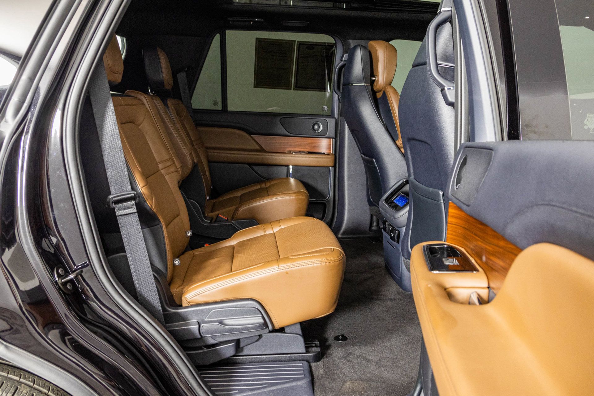Used 2024 Lincoln Navigator Reserve w/ Monochromatic Package AWD/4WD image 50