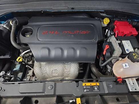 Used 2021 Jeep Renegade Latitude AWD/4WD image 12