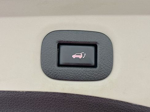 Used 2018 Nissan Rogue SV w/ Premium Package AWD/4WD image 31