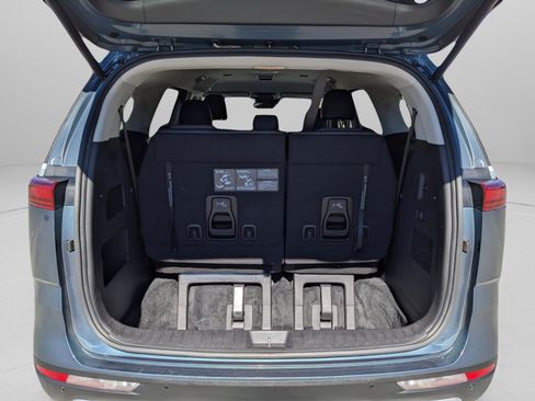 Used 2023 Kia Carnival EX image 15