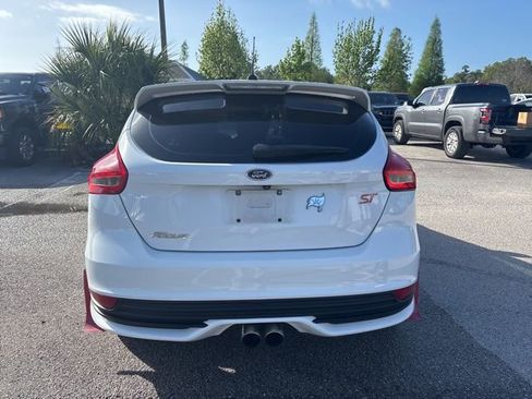 Used 2018 Ford Focus ST w/ Equipment Group 402A image 6