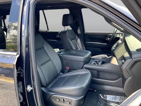 Certified 2024 Chevrolet Tahoe LT w/ LT Signature Package RWD image 8