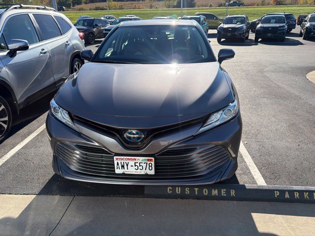 Used 2020 Toyota Camry XLE FWD image 2