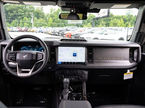 New 2026 Ford Bronco Badlands AWD/4WD image 32