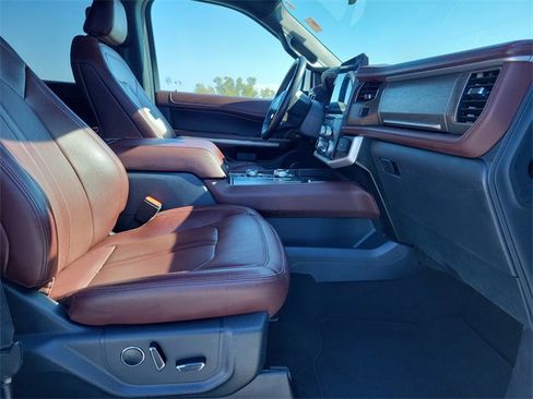 Used 2024 Ford Expedition Limited image 22
