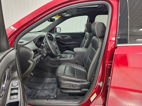 Used 2023 Chevrolet Traverse Premier image 12