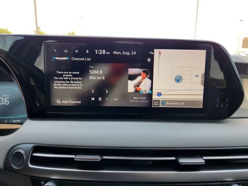 Used 2024 Hyundai Palisade SEL FWD image 17