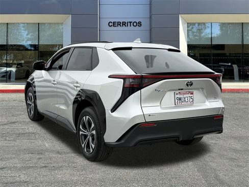 Used 2024 Toyota bZ4X XLE image 8