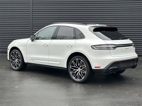 Used 2025 Porsche Macan Turbo image 3