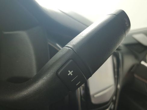 Used 2016 Cadillac Escalade Luxury image 21