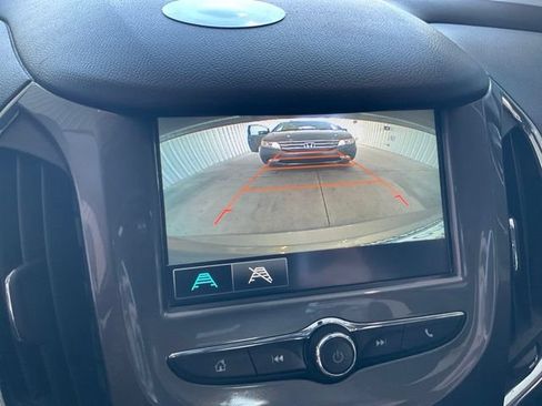 Used 2018 Chevrolet Cruze LT w/ Convenience Package FWD image 15