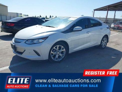 Used 2018 Chevrolet Volt Premier w/ Driver Confidence Package FWD image 3