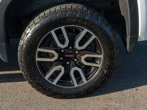 Used 2023 GMC Sierra 1500 AT4 image 10