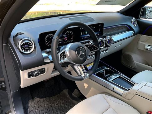 New 2026 Mercedes-Benz GLB 250 4MATIC image 10