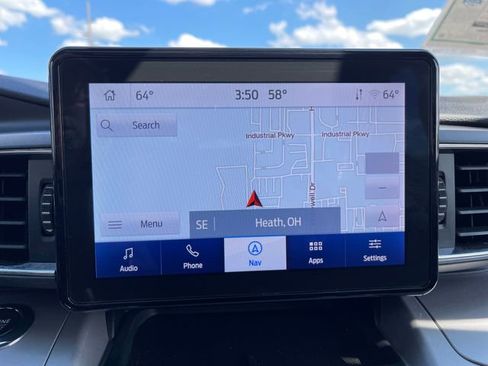 Used 2023 Ford Explorer XLT w/ Equipment Group 202A AWD/4WD image 19