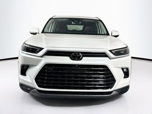 New 2026 Toyota Grand Highlander FWD image 2