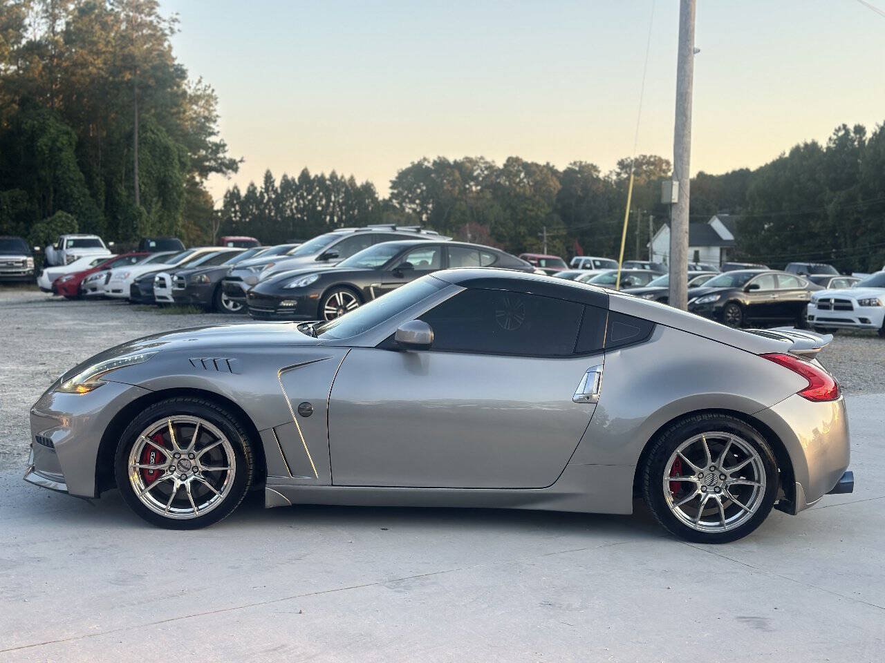 Used 2009 Nissan 370Z Coupe RWD image 4