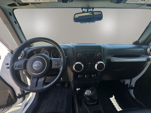 Used 2014 Jeep Wrangler Unlimited Sahara w/ Dual Top Group AWD/4WD image 14