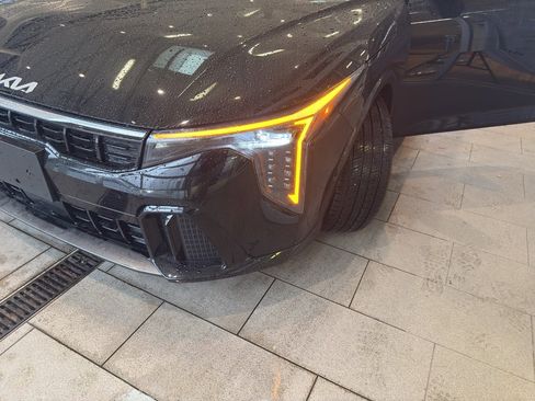 Used 2025 Kia K4 GT-Line Turbo image 7