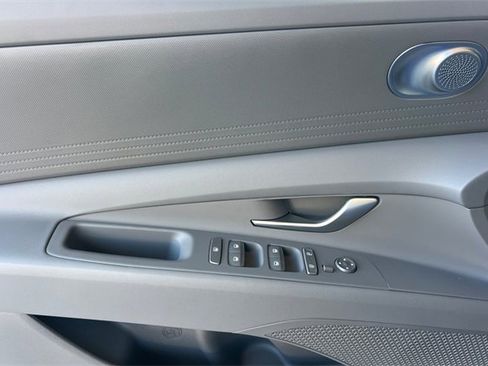 New 2025 Hyundai Elantra Blue image 11