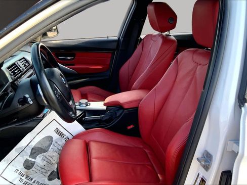 Used 2018 BMW 330e w/ Premium Package RWD image 8