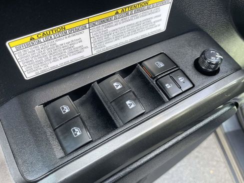 Used 2019 Toyota Tacoma TRD Off-Road AWD/4WD image 24
