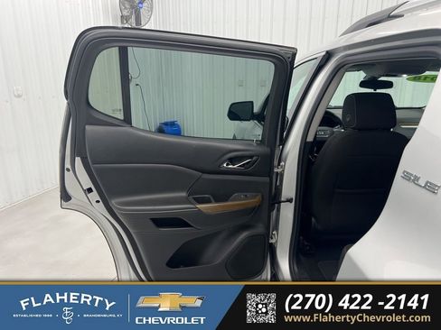 Used 2018 GMC Acadia SLE image 10