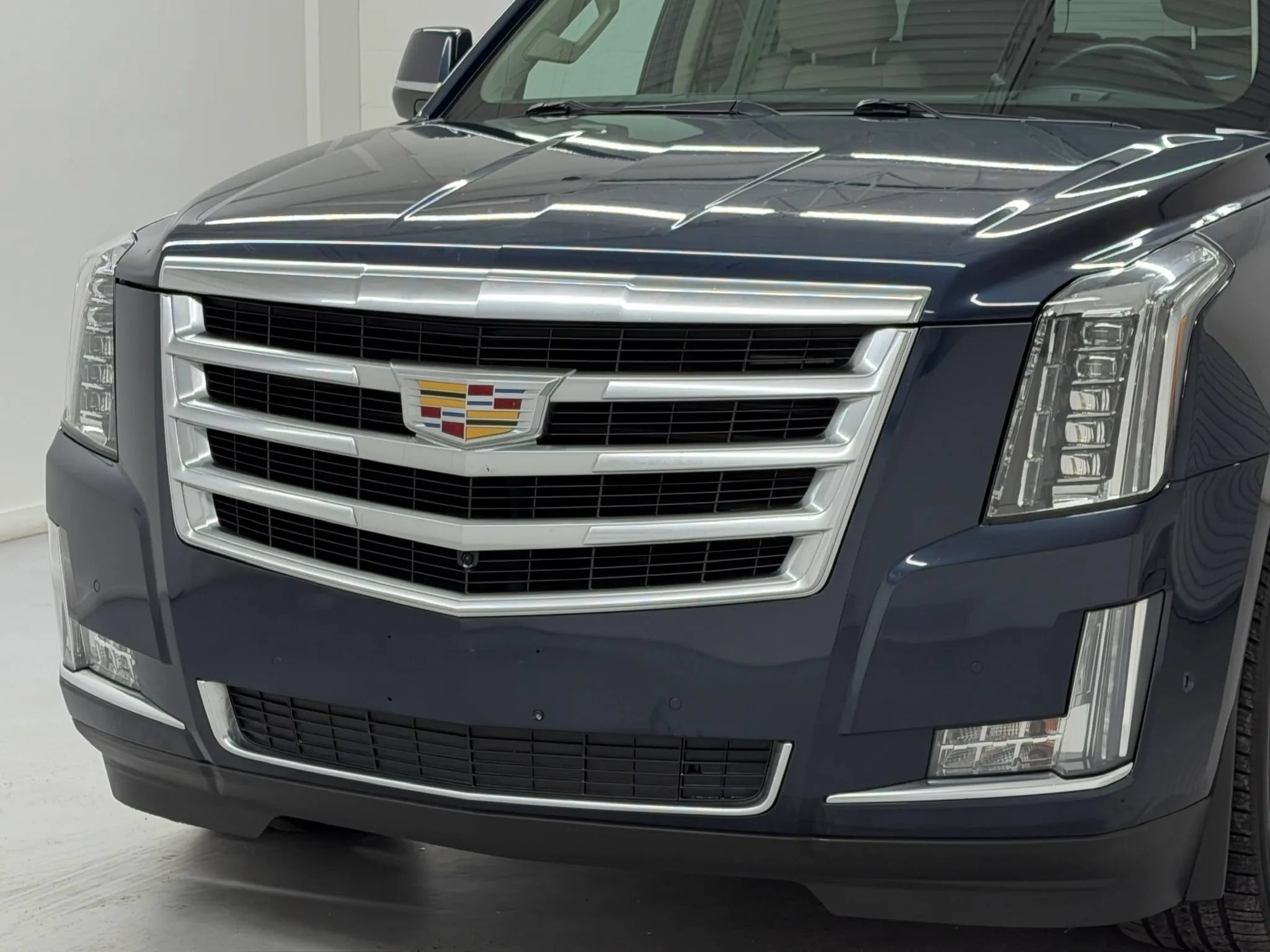 Used 2019 Cadillac Escalade Luxury RWD image 89