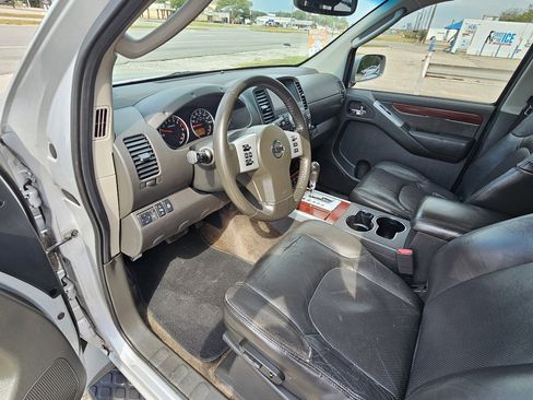 Used 2012 Nissan Pathfinder LE image 10