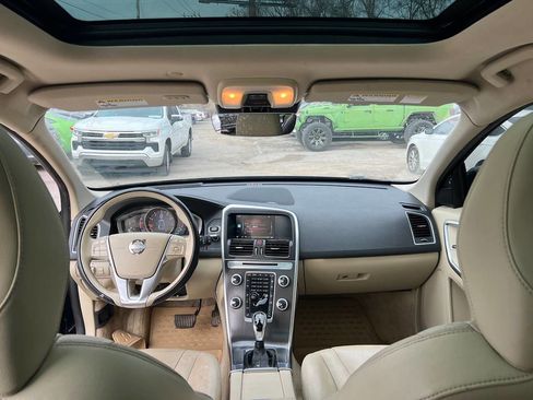 Used 2015 Volvo XC60 T5 Platinum image 23