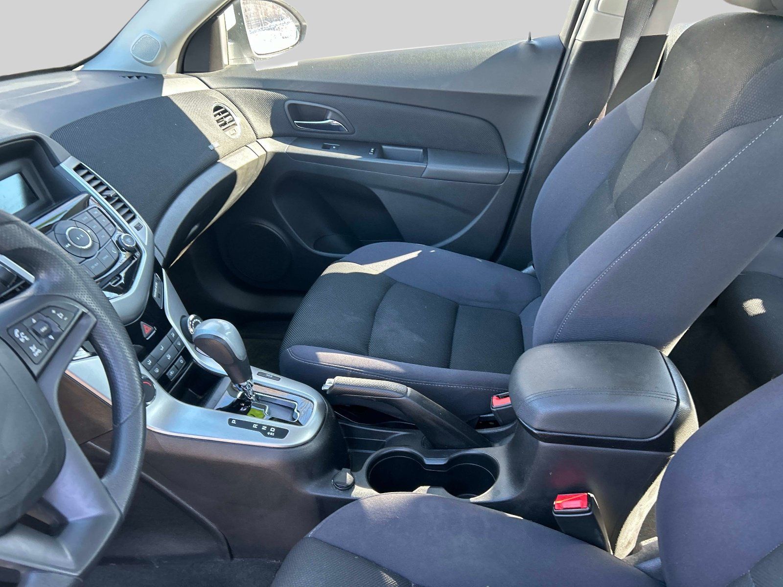 Used 2015 Chevrolet Cruze LT FWD image 19
