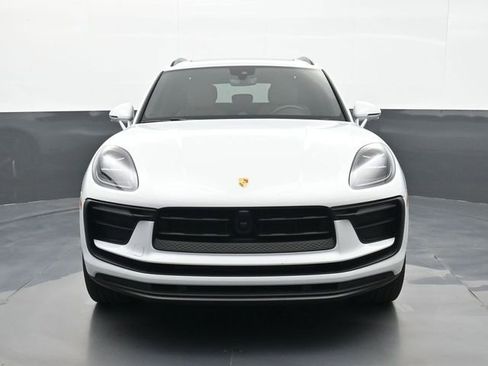 Certified 2025 Porsche Macan AWD/4WD image 25